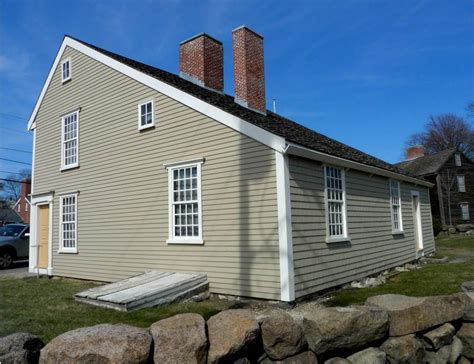 saltbox roof